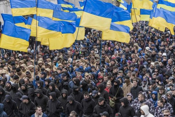 КМИС: Украинцы стоят перед выбором — благосостояние или территориальная целостность?