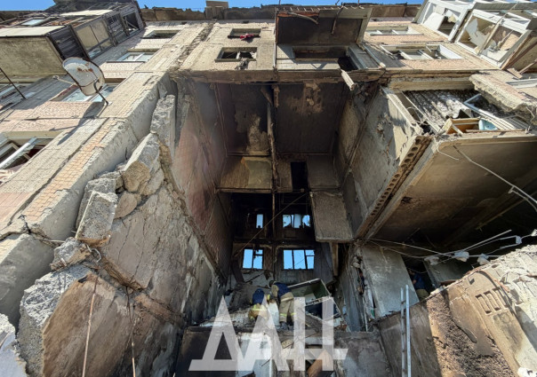 Подъезд дома обрушился в Горловке из-за атаки БПЛА, погибли 3 человека