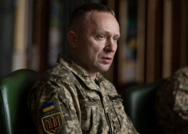 Называет русских «нацией без права на существование», пока его семья живет в России: вскрылись новые факты о главкоме ВСУ Драпатом
