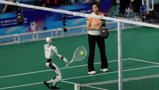 Скоро превзойдут человека: игры роботов-гуманоидов в Китае поражают результатами