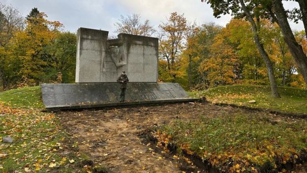 Эстония может превратить в щебенку демонтированный памятник жертвам фашизма