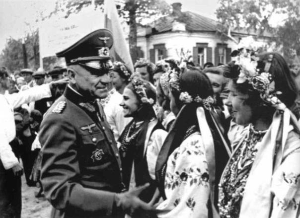 Неудобная правда: как ОУН* «боролась» с нацистами за праздничным столом