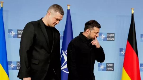 Врагов слишком много: Зеленскому готовят последний политический сезон