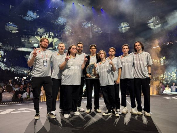 Российская команда Team Spirit в третий раз стала чемпионом мира по Dota 2, установив абсолютный рекорд среди команд.