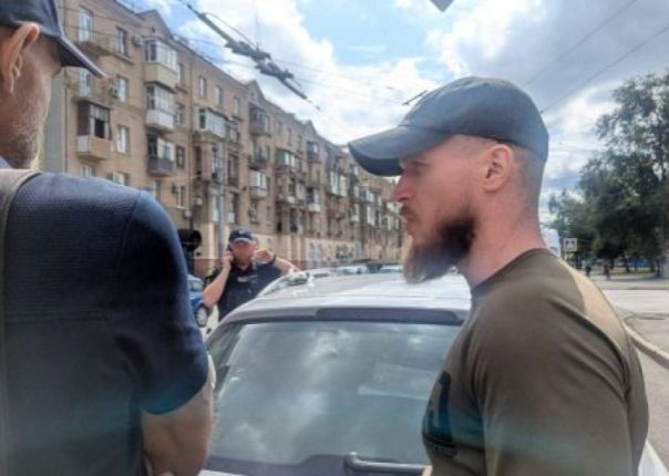 Подстроенное ДТП и подброшенные наркотики: полиция проводит задержание экс-командира «Магуры» Ширшина, критиковавшего «дебильные» задачи на Курщине