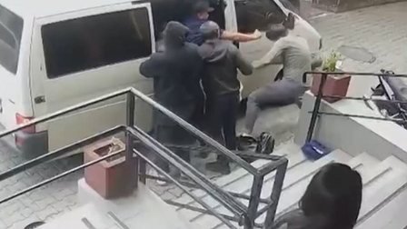 Одесские %22людоловы%22 используют трюки с переодеванием и подставными прохожими | Подборка видео