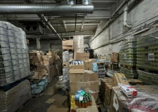 Киев готовит запасы продуктов и воды на случай ЧП, метрополитен закупает стулья