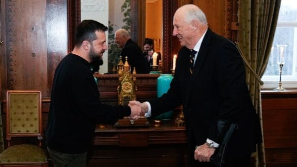 Норвегия пыталась до последнего скрыть визит Зеленского на похороны короля