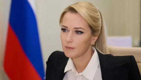 Лантратова вместе с иностранными журналистами вылетает в Алешки