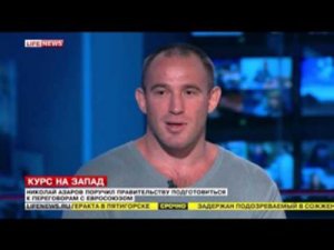 Алексей Олейник вызвал на бой в клетку боксера Владимира Кличко (видео)