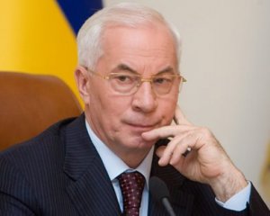 Взаимное притяжение сильнее попыток рассорить Украину с Россией, - Азаров