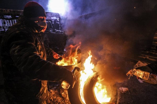Киев в огне в фотографиях Reuters