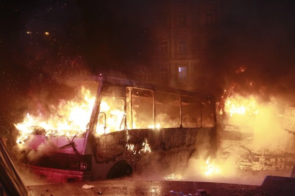 Киев в огне в фотографиях Reuters