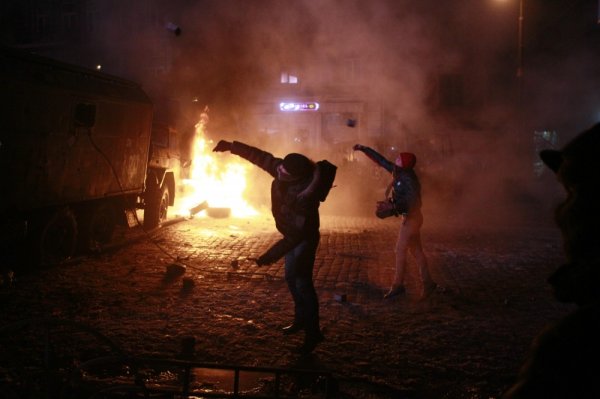 Киев в огне в фотографиях Reuters