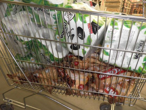 21 января вечером около 30 киевлян навестили боевые позиции блокпосты ВВ и «Беркута» в правительственном районе города