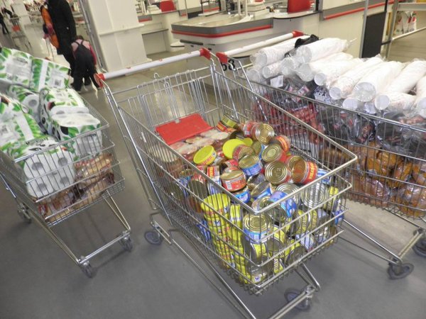 21 января вечером около 30 киевлян навестили боевые позиции блокпосты ВВ и «Беркута» в правительственном районе города