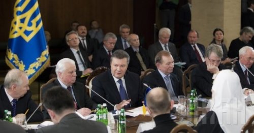 Рупор Запада Кучма: Чрезвычайное положение приведет к большой крови