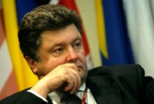 Порошенко призывает вернуться к Конституции-2004 и возобновить евроинтеграцию
