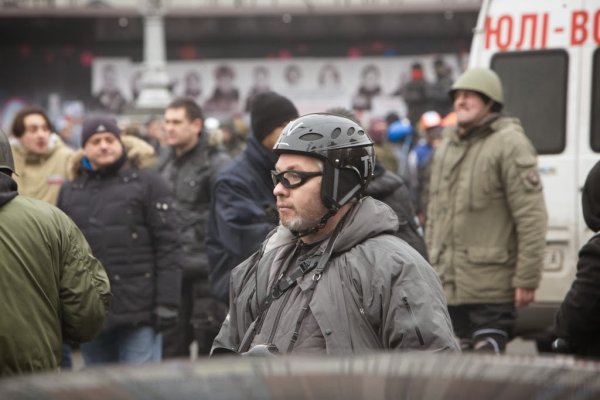 Майданутые европид@ры встретили киевлян арматурой, битами, дубинками и кувалдами