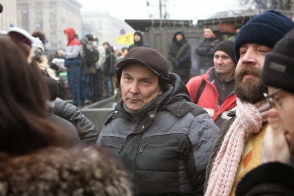 Майданутые европид@ры встретили киевлян арматурой, битами, дубинками и кувалдами