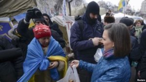 Эксперт из США рекомендует украинским властям запретить въезд в страну Виктории Нуланд и Джону Маккейну