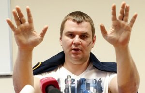 Перед исчезновением, 21 января, гражданин Булатов купил в магазине компьютерной техники дорогой ноутбук Apple почти за 28 тыс. гривен