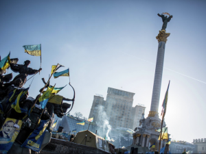 Власти Украины подвергаются сильному давлению извне, заявил Иванов