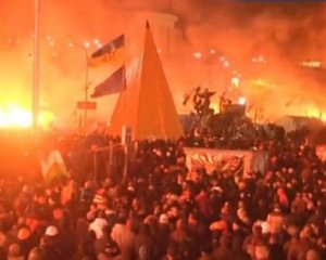 Ситуация на Майдане накаляется, горят Дом профсоюзов и "Глобус"