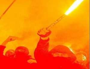 В восточной Украине поджигают офисы оппозиционных партий