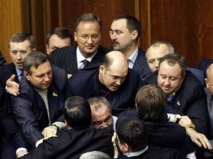 На заседании Верховной Рады Украина произошла драка