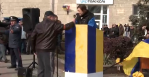 ВИДЕО:Керчане показали Януковичу, как нужно разгонять евромайданы