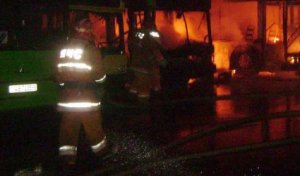 Ночью в Днепропетровске сгорело 25 автобусов