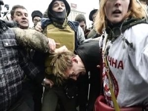 Львовскому коммунисту на Майдане загоняли иголки под ногти