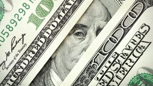 Советник Путина: РФ в случае санкций против нее откажется от доллара