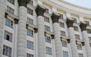 Кабмин может урезать пенсии на 50% уже в марте