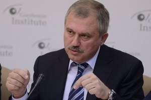 Источник: накануне принятия решения о присоединении Крыма к России нардеп Сенченко создавал список для люстрации