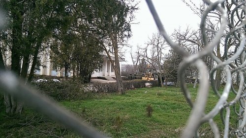 Украинские военные в Крыму сдают оружие Украинские военные в Крыму сдают оружие